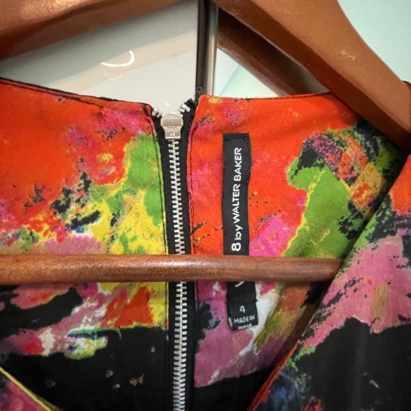 Beautiful dress - Picture 3 of 4